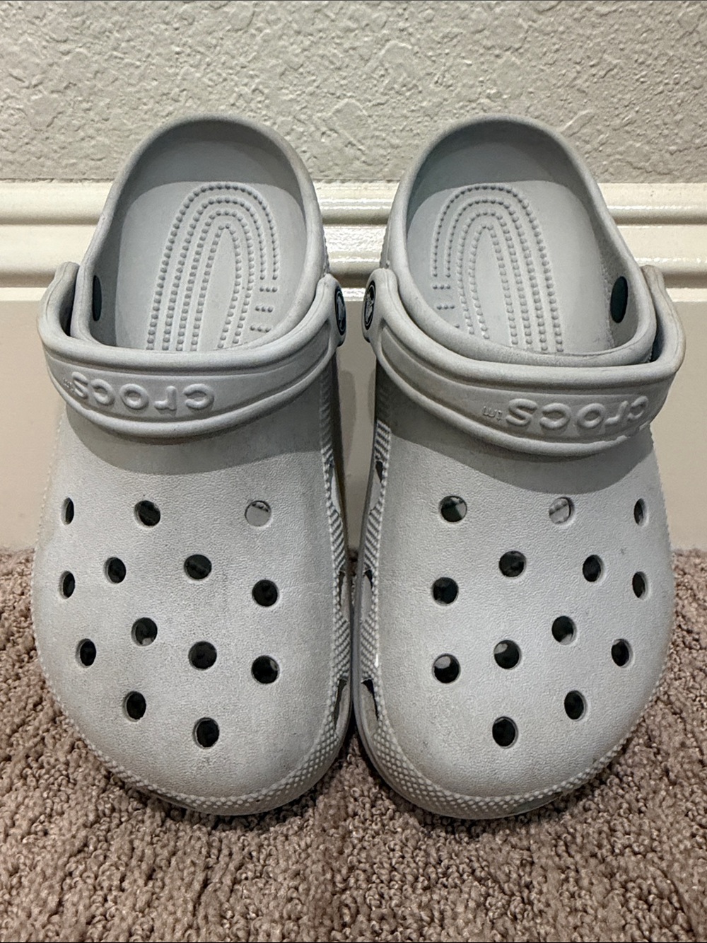 CROCS Kids Classic Clog in Light Gray